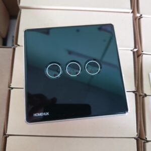 Công tắc cảm ứng HOMEHUK 4 nút đen lõm viền vàng